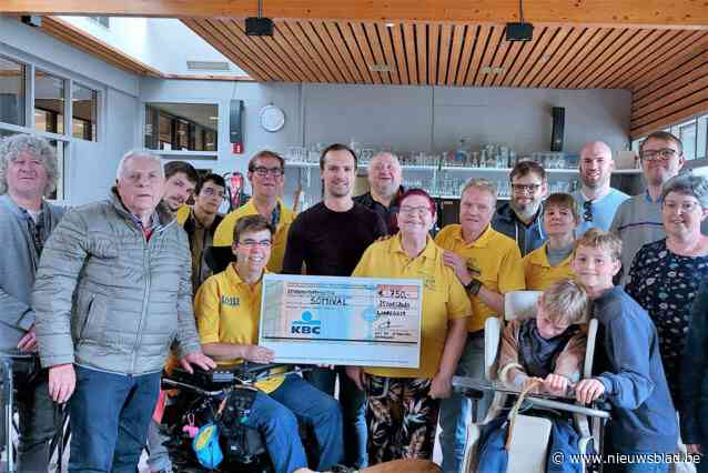 Leiezonen schenken cheque aan Somival
