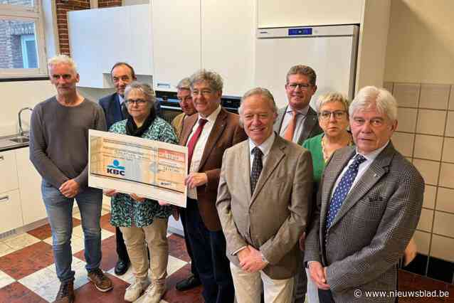 Lions Club Waasmunster Scaldiana sponsort nieuwe oefenkeuken voor Jonathanschool