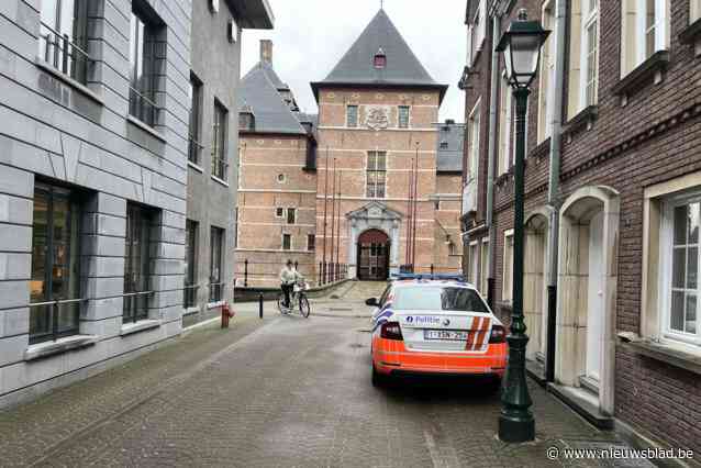 Man (37) steekt schoonbroer met mes in hals na opmerking over afwasmachine: “Slachtoffer heeft veel geluk gehad”