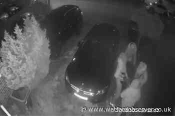 Video captures brazen motorbike theft in Kings Langley