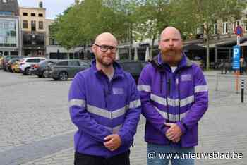 Alexander en Gianni zijn eerste  gemeenschapswachten ooit in Izegem: “Nadruk ligt op boetes helpen vermijden”