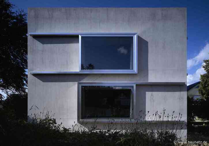 Wohnen im Betonquadrat
 - Einfamilienhaus von Mensing Timofticiuc in Berlin