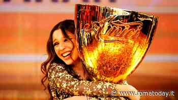 Sarah la vincitrice di Amici al Centro Commerciale Casilino