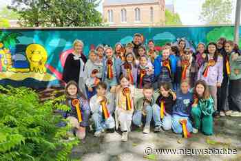 Kinderen geven lange scheidingsmuur meer kleur