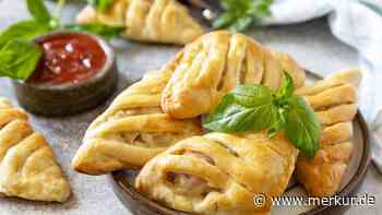 Blätterteigtaschen mit Hähnchen und Bacon als Fingerfood für Picknicks und Partys