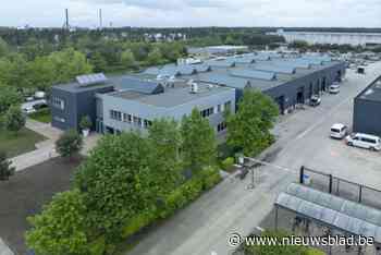 Stad Lommel plaatst 475 zonnepanelen op vier openbare gebouwen: “Inwoners laten mee investeren”