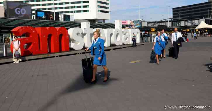 Cade tra le pale rotanti di una turbina di un aereo: un morto all’aeroporto di Amsterdam