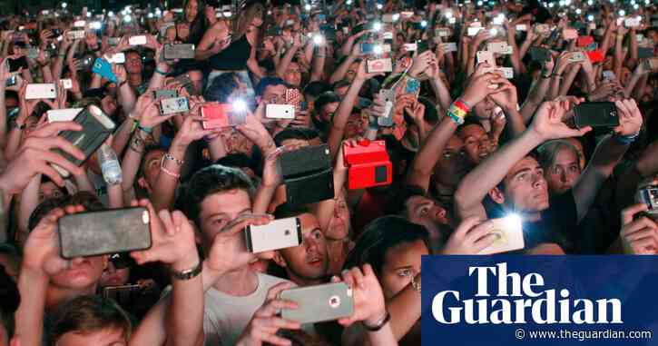 Concerts ruined by selfish people using their phones | Letters