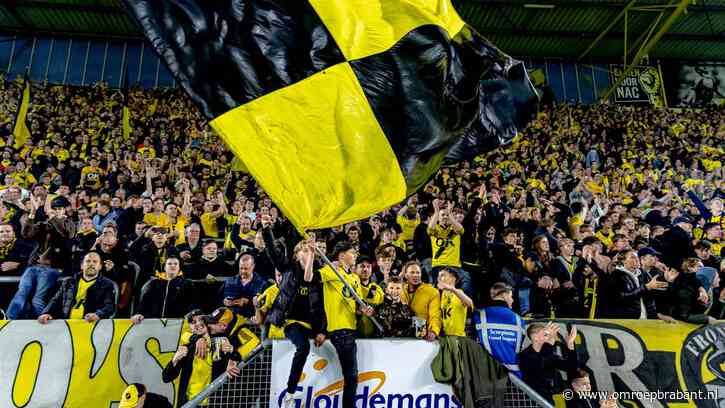 Grote schermen bij stadion NAC, zondag en maandag huldiging