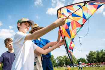 Vliegerpret en acrobatie op Linkeroever op zondag 2 juni
