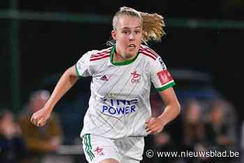 “Bondscoach belde me tijdens potje padel”: 18-jarige Peltse voor het eerst opgeroepen voor Red Flames