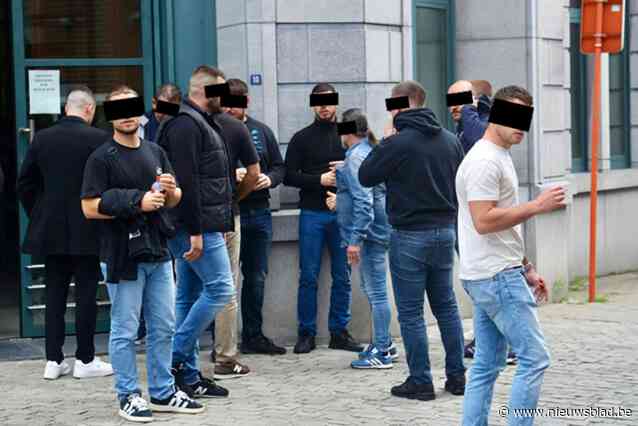 Leider, bommengooier en andere leden harde kern KRC Genk voor de rechter: “Inspecteur blijvend invalide”