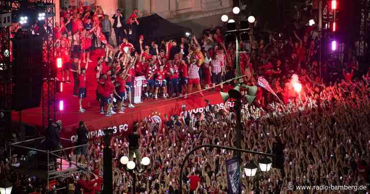 Piräus nach Gewinn der Conference League in Ekstase