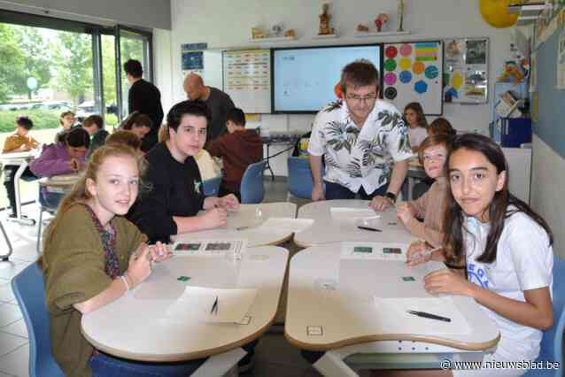 Zesdeklassers KOHa-Zouaaf ontwerpen elektronische dobbelsteen voor vaderdag