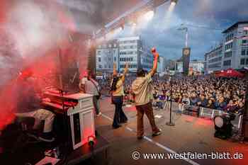 Background-Sängerin stiehlt ihrem Chef die Show: Welshly Arms in Bielefeld