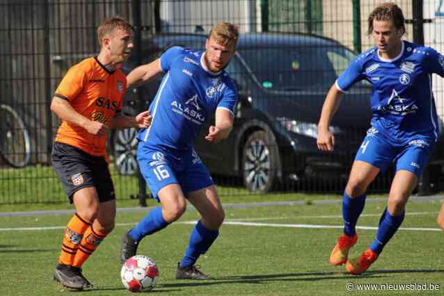 SCHOENEN AAN DE HAAK. Jens Peremans (26, SV Bredene) moet niet enkel stoppen als voetballer maar mogelijk ook als jeugdcoach van KVO: “Toekomst vol vraagtekens”