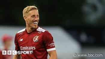 Wood signs new two-year deal with Lancashire