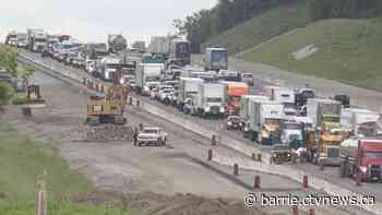 Search ongoing for suspects involved in Hwy 400 crash in stolen vehicle