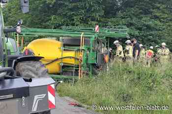 Löhne: Sprühanhänger für Pflanzenschutzmittel umgekippt