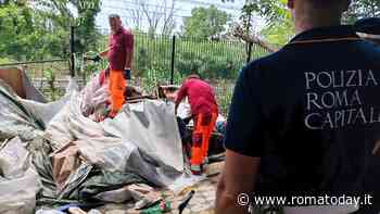 Sgomberata (ancora una volta) la favela di via Cilicia, rimosse 10 baracche