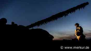 Unfall mit Lastwagen: Putins Panzer-Transport geht hinter Ukraine-Grenze in Flammen auf