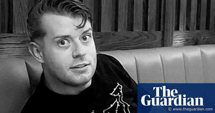 Two arrested after man assaulted in robbery of London jewellers dies