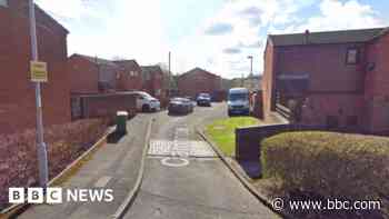 Woman arrested after man stabbed in stomach