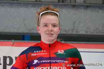 Elena Debouck geeft voorrang aan examens