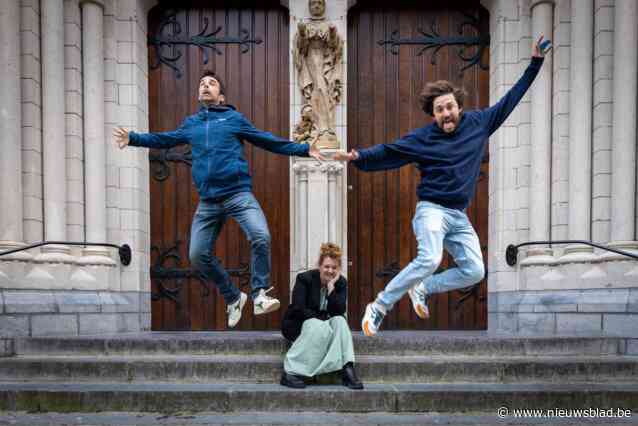 Belgische Improvisatie Liga (Bil) viert 35 jaar luisteren, reageren en durven op het podium: “Zijn de écht spontane fragmenten in een film of serie niet vaak de allerleukste?”