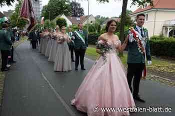 Johanna und Oliver Weskamp regieren beim Schützenfest in Bökendorf