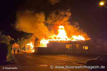 In Lagerhalle brennen 250 Kubikmeter Batterien