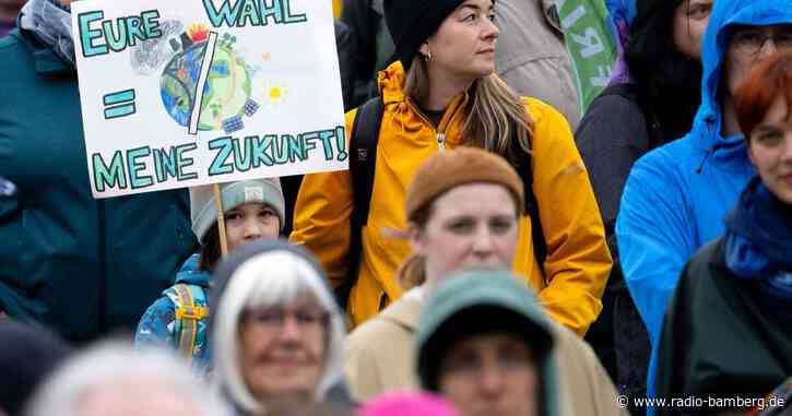 Tausende fordern vor Europawahl Klima- und Demokratieschutz