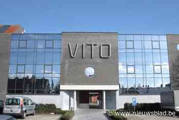 Indringers roven gele bestelwagen Vito Hoogstraten mee