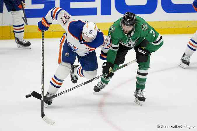Stars head coach Pete DeBoer ‘optimistic’ defenceman Chris Tanev plays in Game 5