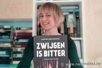Sofie (43) werkt niet alleen tussen de boeken, ze schrijft er ook zelf