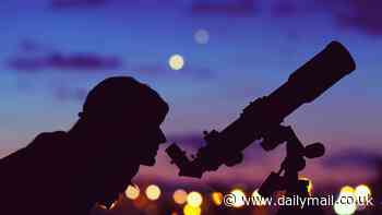 A 'parade of planets' form over the US this weekend - here's how to spot the six worlds align in the sky