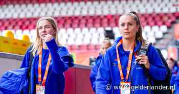 LIVE EK-kwalificatie | Basisplaats Lieke Martens bij afscheidstournee, Oranje-debuut voor jonge keepster