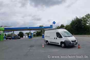 Weißer Lieferwagen in Warburg gibt Rätsel auf