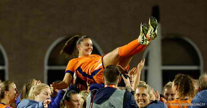Emotionele Lieke Martens boekt in laatste thuisinterland belangrijke zege met Oranje Leeuwinnen