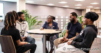 Worried About Youth Crime, Newark Revives an 11 P.M. Curfew