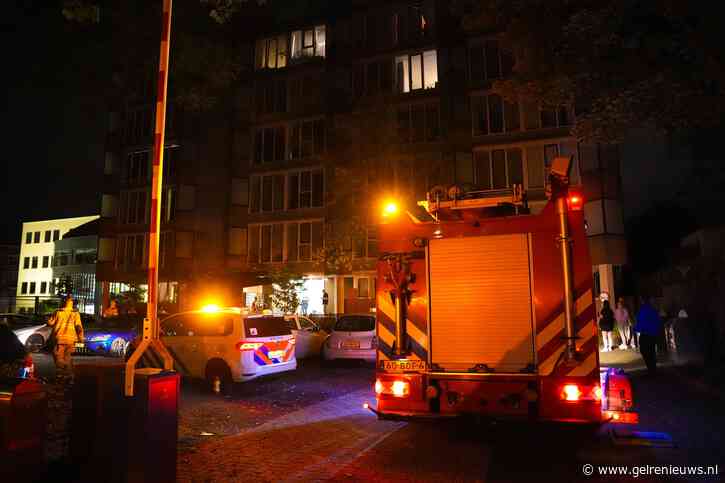 Slapende bewoner gewekt door rookmelder tijdens woningbrand