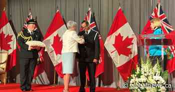 Off-duty paramedic honoured after rescuing injured police officer during snowstorm