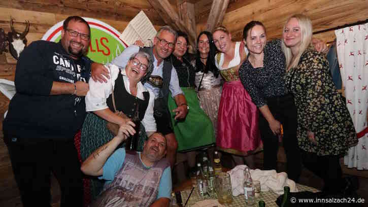 Super gefeiert wurde am Freitagabend auf der Altöttinger Hofdult