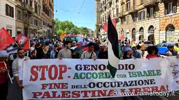 Corteo a Roma contro il Governo, in 10mila sfilano per le strade della città