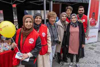 Stadsfestival ‘Let’s Bind Us’ brengt culturen samen op het Operaplein: “Zo’n evenement zou er elke week moeten zijn”