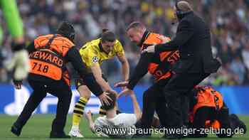 Irre Szenen im Finale: Gleich drei Flitzer auf dem Platz