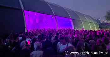 Commotie bij Free Your Mind: deel van publiek loopt weg bij dj na incident met pepperspray