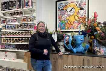 “Na covid wilde ik mijn passie achterna”: winkel voor veiligheidskledij heropent en verkoopt nu ook Pokémon-kaarten