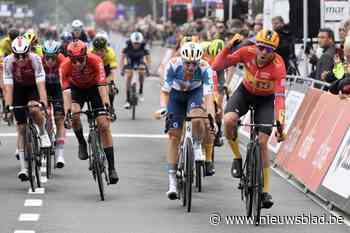 Lionel Taminiaux laat zich in slot van Heistse Pijl wegdrummen: “Ik ben nog te braaf en te respectvol toe naar renners met een naam”
