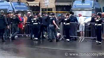 VIDEO | Ambientalisti provano a bloccare la parata militare: "La Repubblica siamo tutti noi"